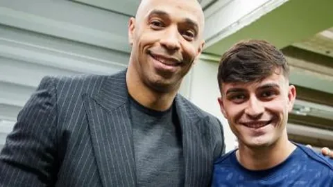 迈向国际赛场：揭秘中国球员留洋之路，日本足球的成功“攻略”大揭秘！